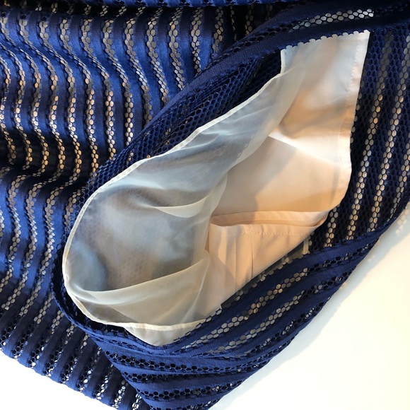 Blue honeycomb ball knit dress. - Picture 4 of 7